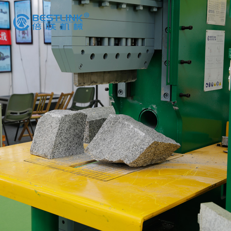 Las máquinas hidráulicas para dividir piedra, nuestros productos principales, los modelos más maduros desde 2004, tienen una amplia gama de fuerzas de división de 20T a 320T, se pueden usar para cualquier tamaño de piedra para cortar cualquier forma 